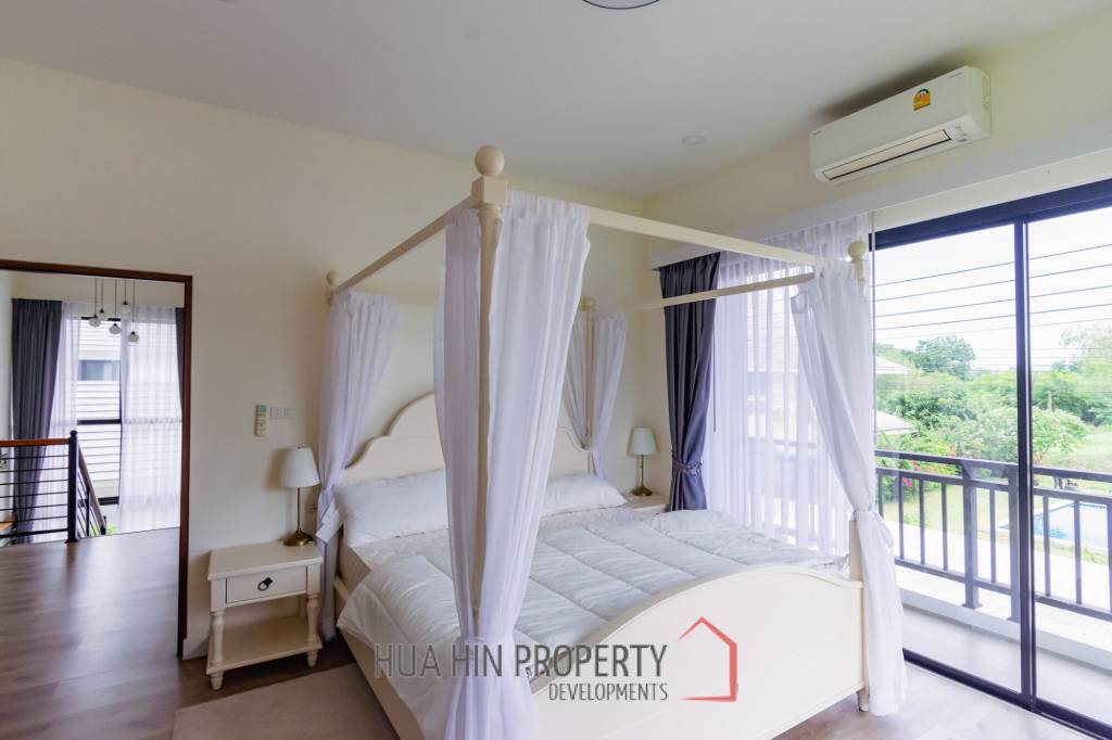 290 sqm modern pool villa in Amity Lakes Hua Hin