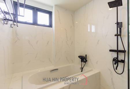 290 sqm modern pool villa in Amity Lakes Hua Hin