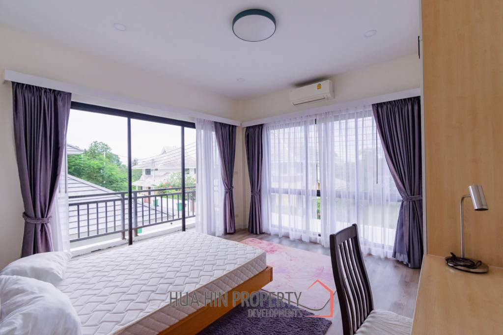 290 sqm modern pool villa in Amity Lakes Hua Hin