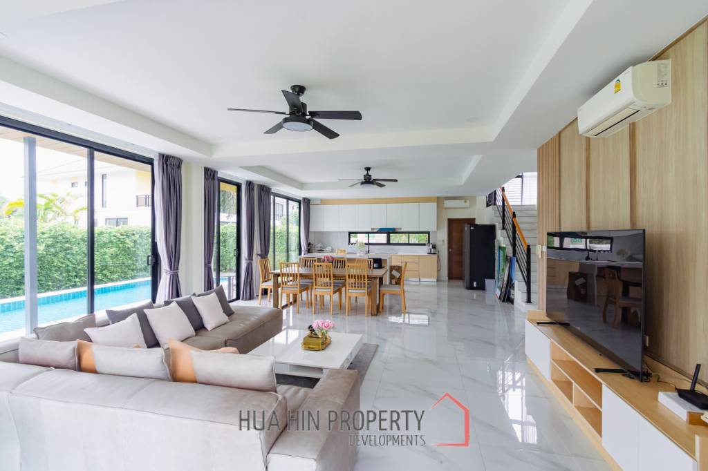 290 sqm modern pool villa in Amity Lakes Hua Hin