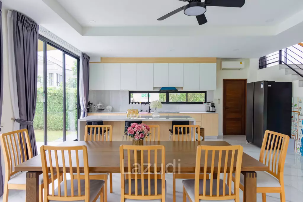 290 sqm modern pool villa in Amity Lakes Hua Hin
