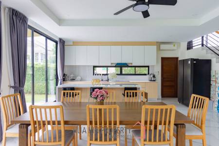 290 sqm modern pool villa in Amity Lakes Hua Hin