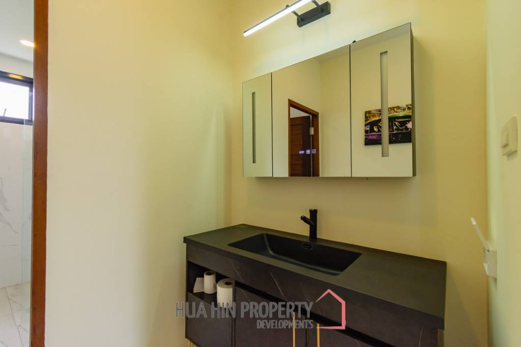 290 sqm modern pool villa in Amity Lakes Hua Hin