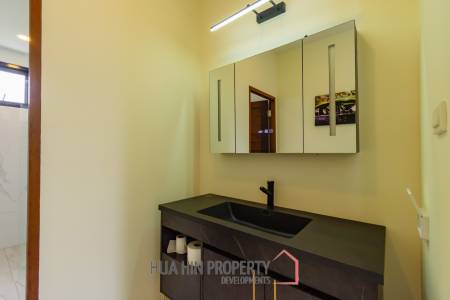 290 sqm modern pool villa in Amity Lakes Hua Hin