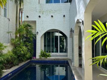 4 bedrooms Mediterranean style pool villa