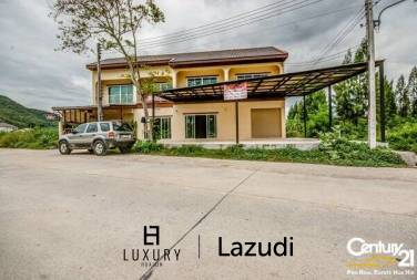 2 Bed 4 Bath Townhouse For Sale