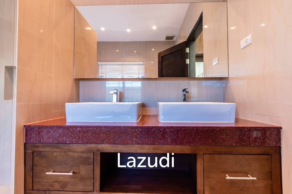 1,050 Sqm 4 Bed 4 Bath Villa For Sale