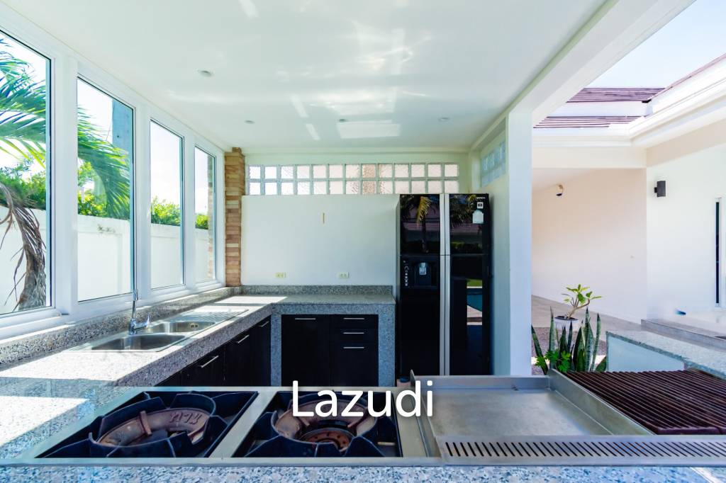 1,050 Sqm 4 Bed 4 Bath Villa For Sale