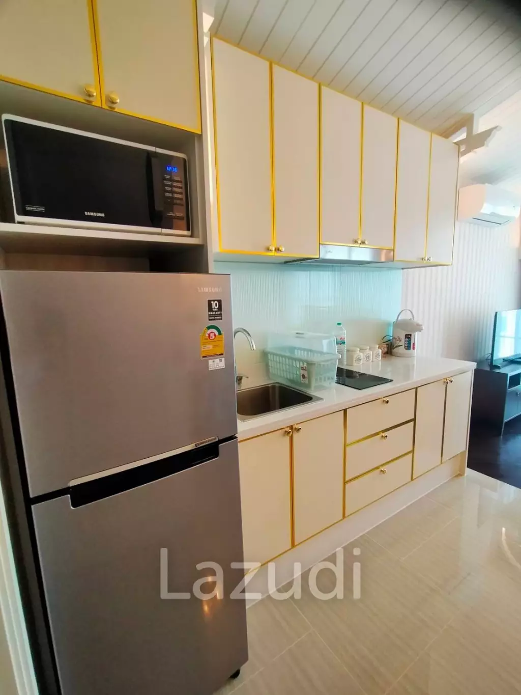 1 Bedroom 35.92 SQ.M Grand Florida Beachfront.