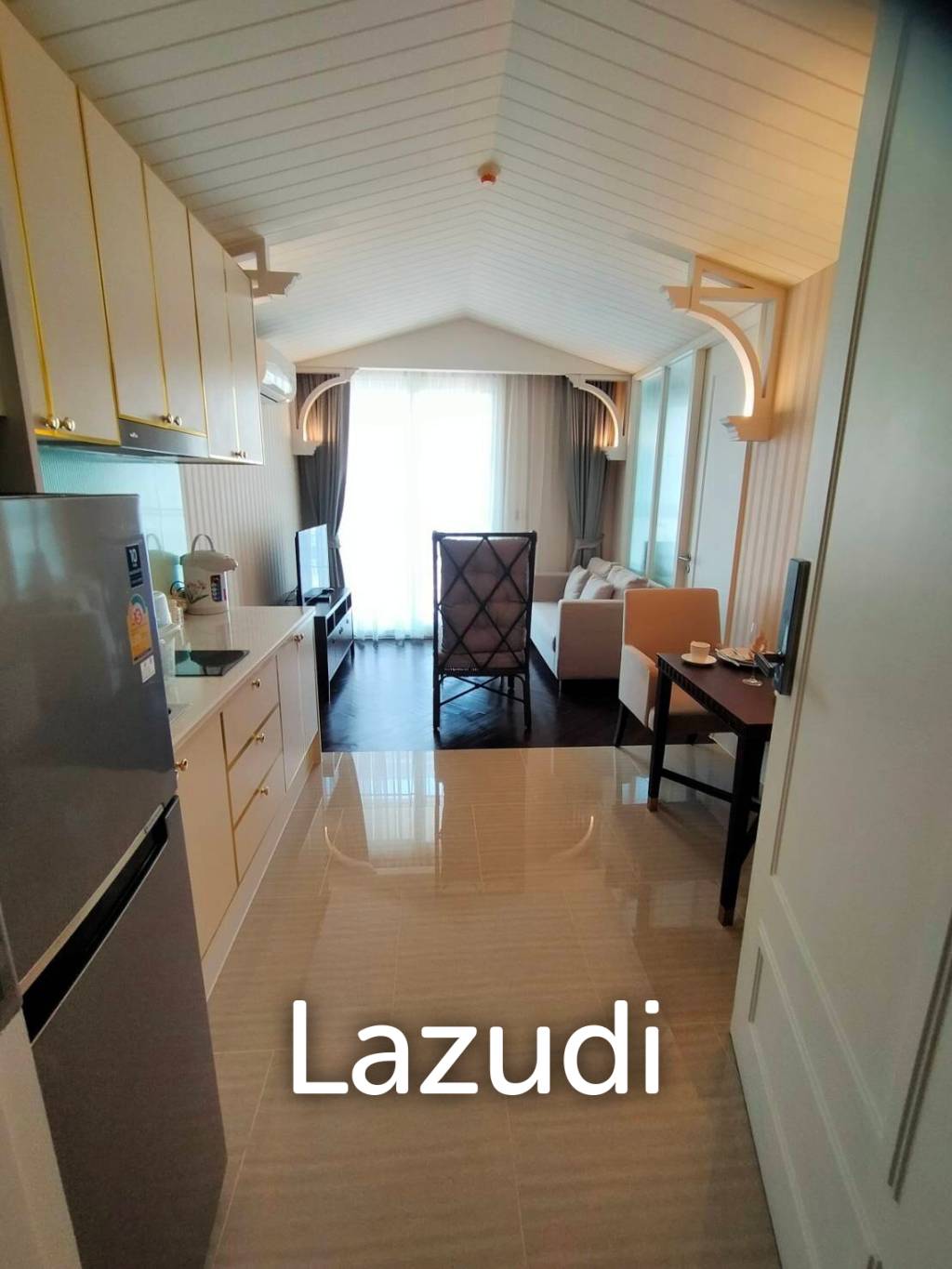 1 Bedroom 35.92 SQ.M Grand Florida Beachfront.