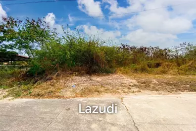 Good Size Land Plot In Excellent Location 923 SQ.M