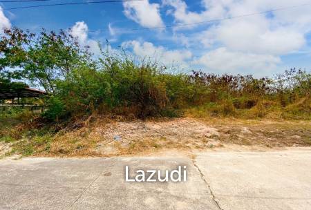 Good Size Land Plot In Excellent Location 923 SQ.M