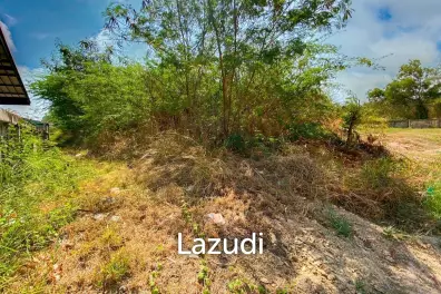 Good Size Land Plot In Excellent Location 923 SQ.M