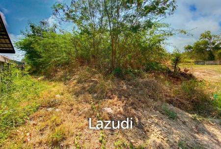 Good Size Land Plot In Excellent Location 923 SQ.M