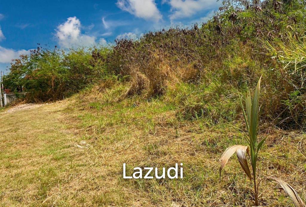 Good Size Land Plot In Excellent Location 923 SQ.M