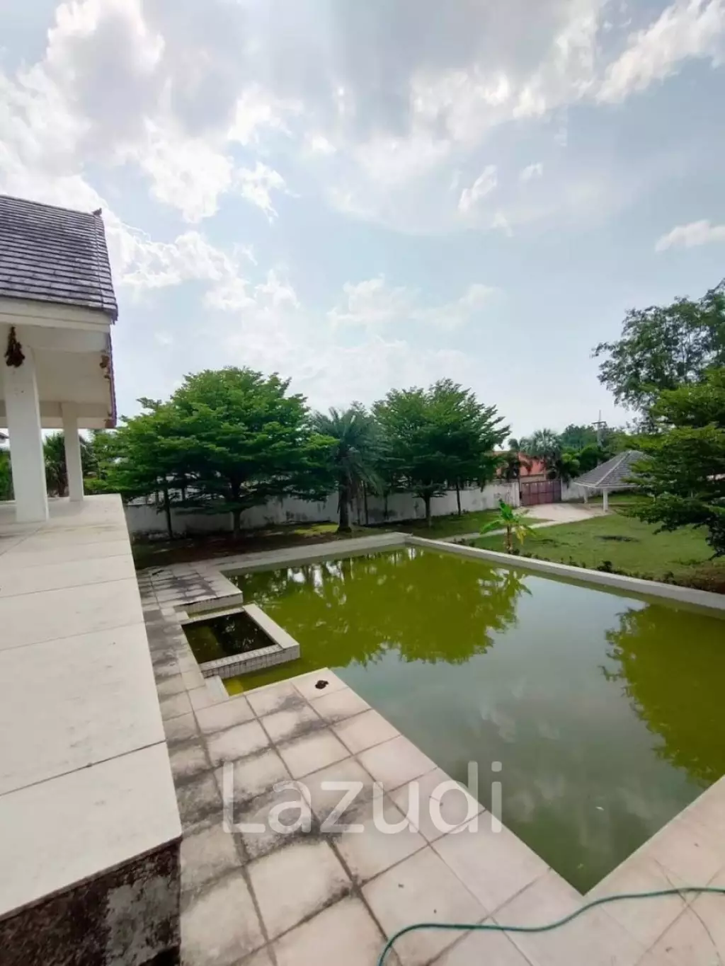 3 Bedrooms 3 Bathrooms 2,516 Sqm. Chaknok Lake Pattaya.