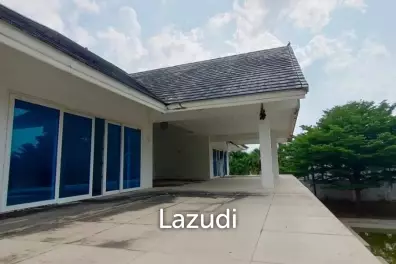 3 Bedrooms 3 Bathrooms 2,516 Sqm. Chaknok Lake Pattaya.