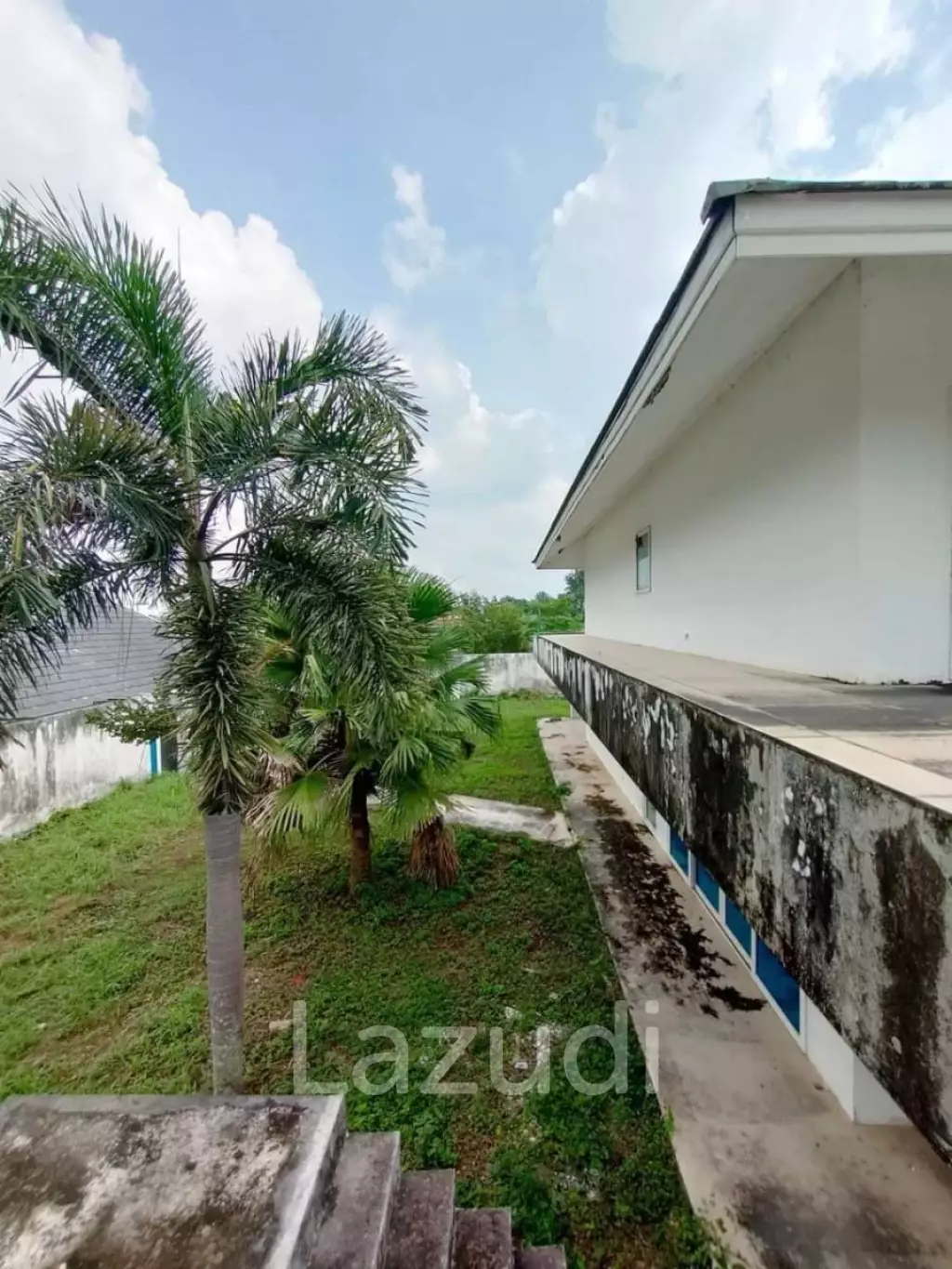 3 Bedrooms 3 Bathrooms 2,516 Sqm. Chaknok Lake Pattaya.