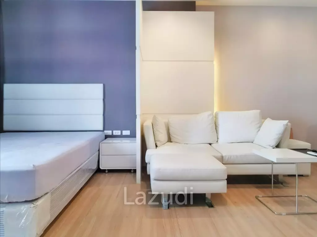 Studio 30 SQ.M Urbano Absolute Sathon-Taksin