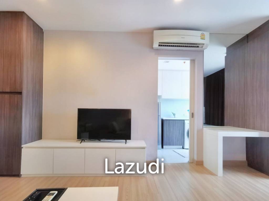 Studio 30 SQ.M Urbano Absolute Sathon-Taksin