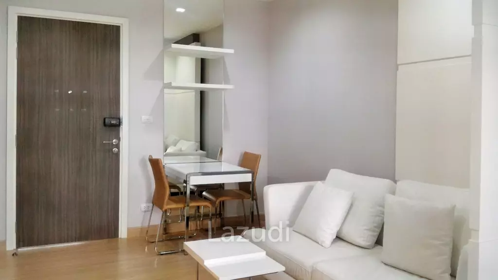 Studio 30 SQ.M Urbano Absolute Sathon-Taksin
