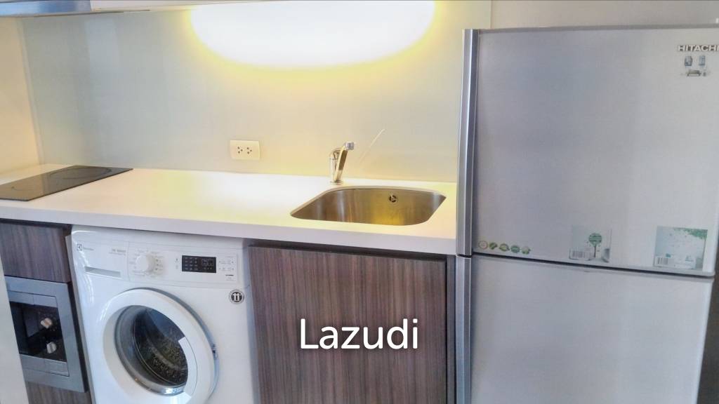 Studio 30 SQ.M Urbano Absolute Sathon-Taksin