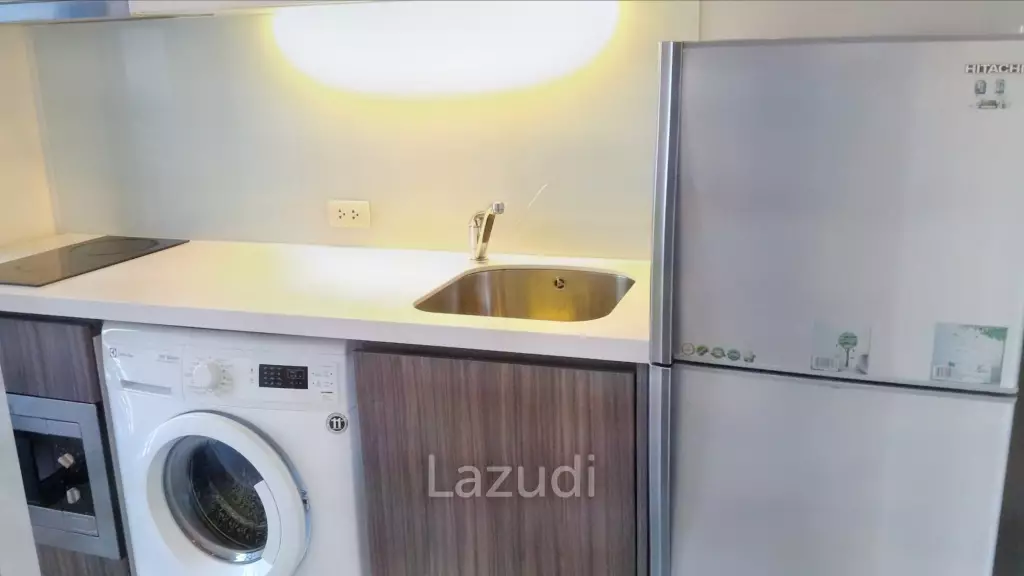 Studio 30 SQ.M Urbano Absolute Sathon-Taksin