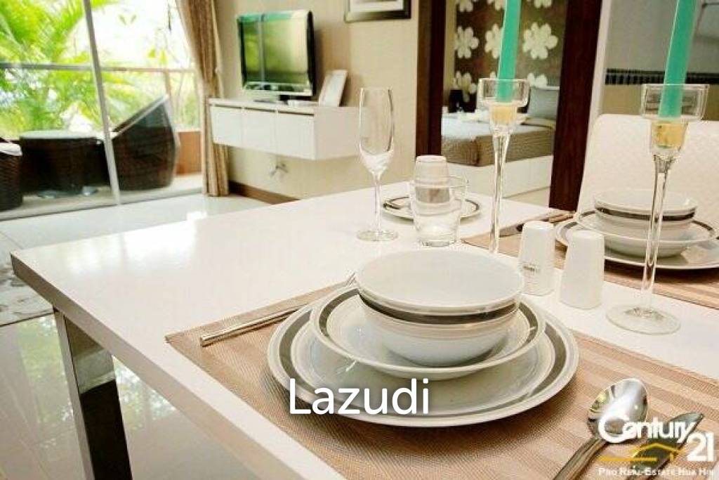 1 Bed Condo with Sea View/Close to Town