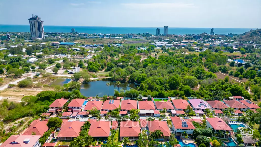 CRYSTAL VIEW :  Stunning 3 Bed Pool Villa near town
