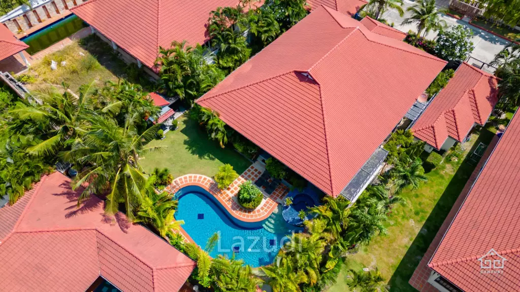 CRYSTAL VIEW :  Stunning 3 Bed Pool Villa near town