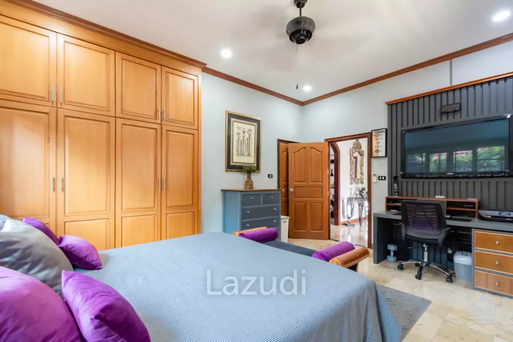 CRYSTAL VIEW :  Stunning 3 Bed Pool Villa near town