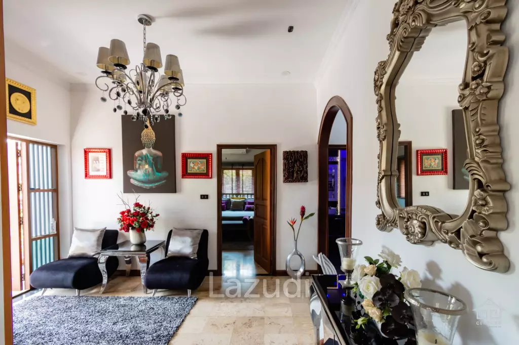 CRYSTAL VIEW :  Stunning 3 Bed Pool Villa near town