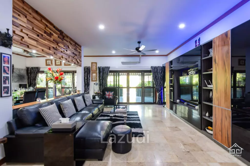 CRYSTAL VIEW :  Stunning 3 Bed Pool Villa near town