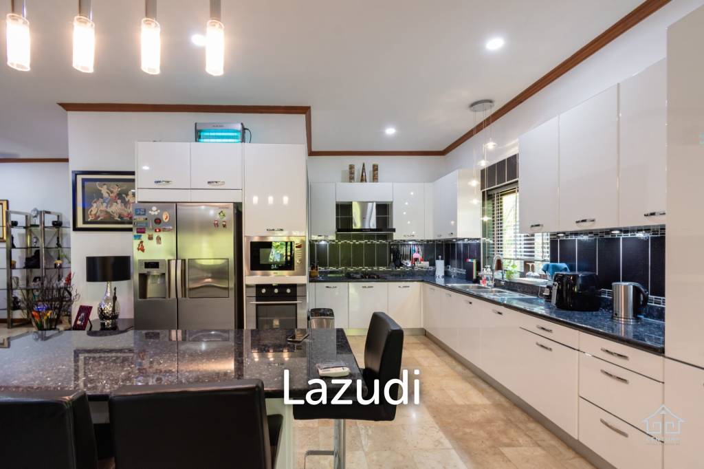 886 ตร.ม 3 เตียง 2 อาบน้ำ วิลล่า For ขาย