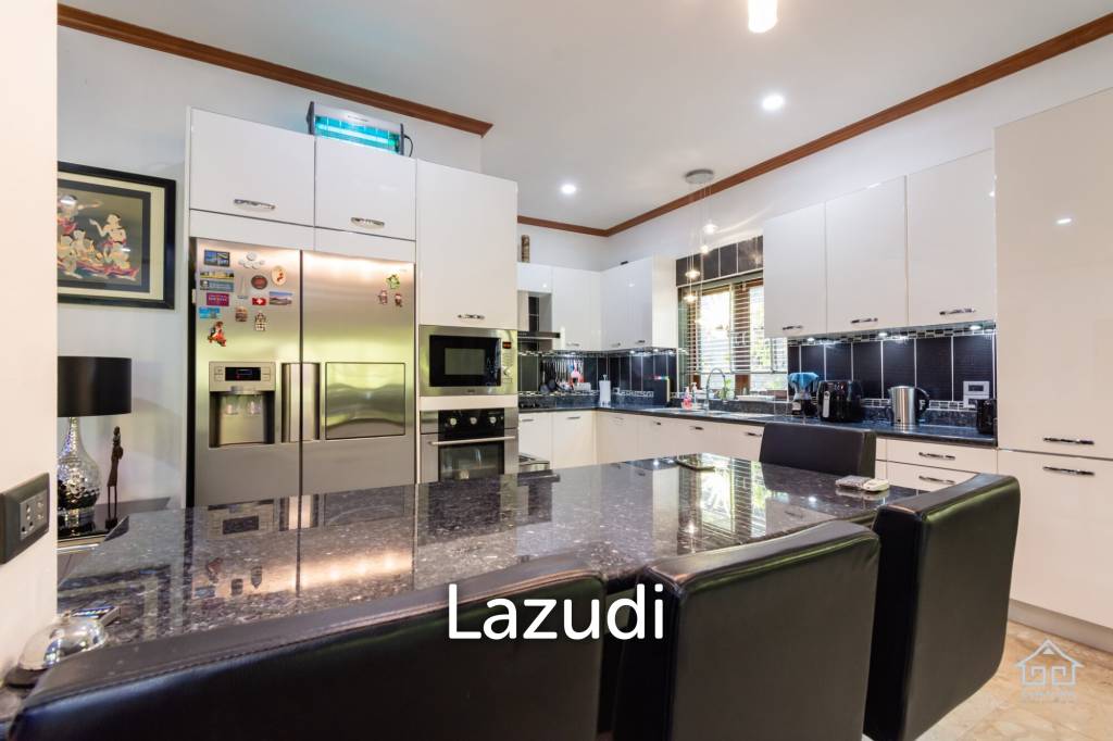 886 ตร.ม 3 เตียง 2 อาบน้ำ วิลล่า For ขาย