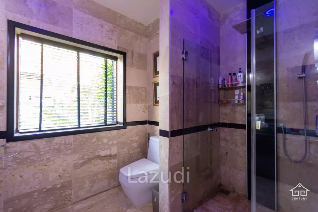 CRYSTAL VIEW :  Stunning 3 Bed Pool Villa near town