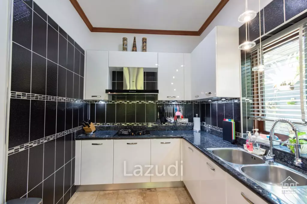 CRYSTAL VIEW :  Stunning 3 Bed Pool Villa near town