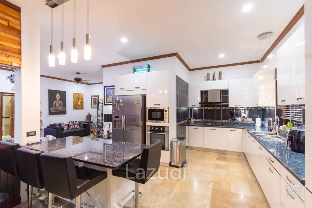 CRYSTAL VIEW :  Stunning 3 Bed Pool Villa near town