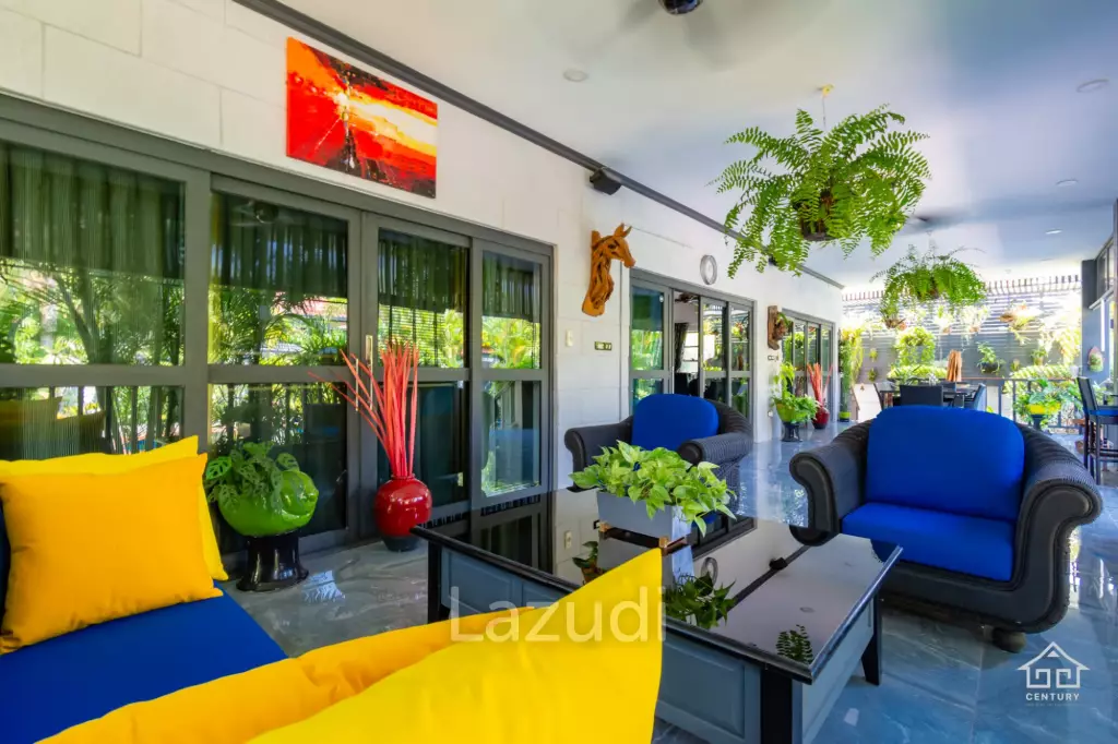 CRYSTAL VIEW :  Stunning 3 Bed Pool Villa near town