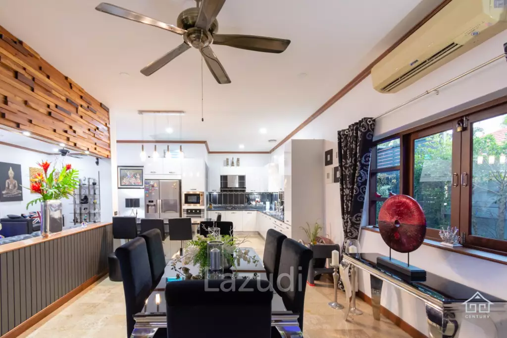 CRYSTAL VIEW :  Stunning 3 Bed Pool Villa near town