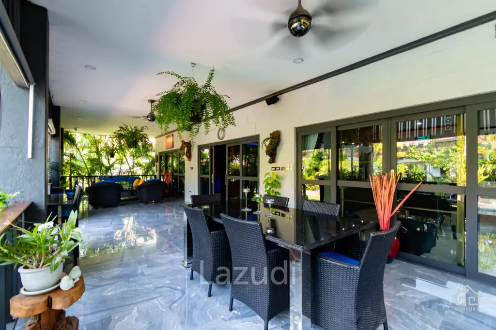 CRYSTAL VIEW :  Stunning 3 Bed Pool Villa near town