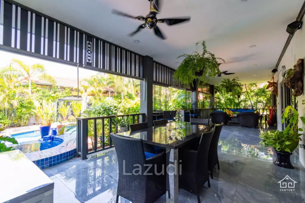 CRYSTAL VIEW :  Stunning 3 Bed Pool Villa near town
