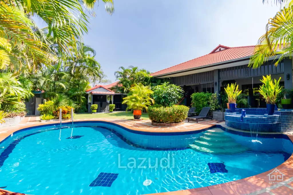 CRYSTAL VIEW :  Stunning 3 Bed Pool Villa near town