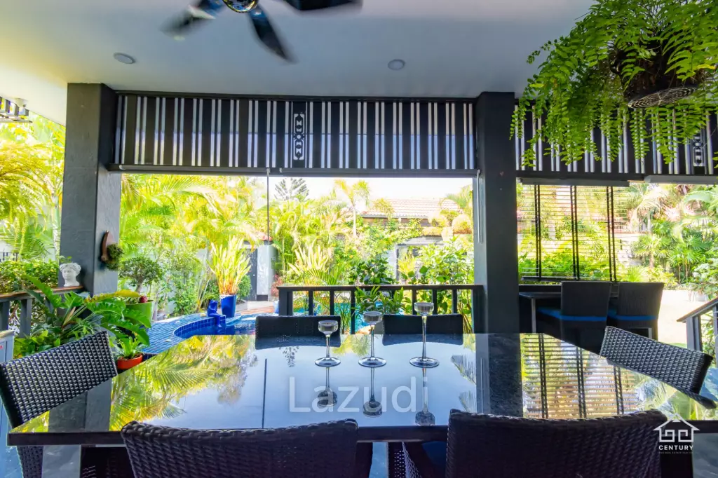 CRYSTAL VIEW :  Stunning 3 Bed Pool Villa near town