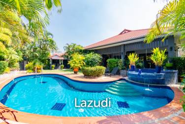 CRYSTAL VIEW :  Stunning 3 Bed Pool Villa near town