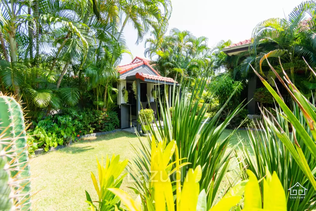 CRYSTAL VIEW :  Stunning 3 Bed Pool Villa near town