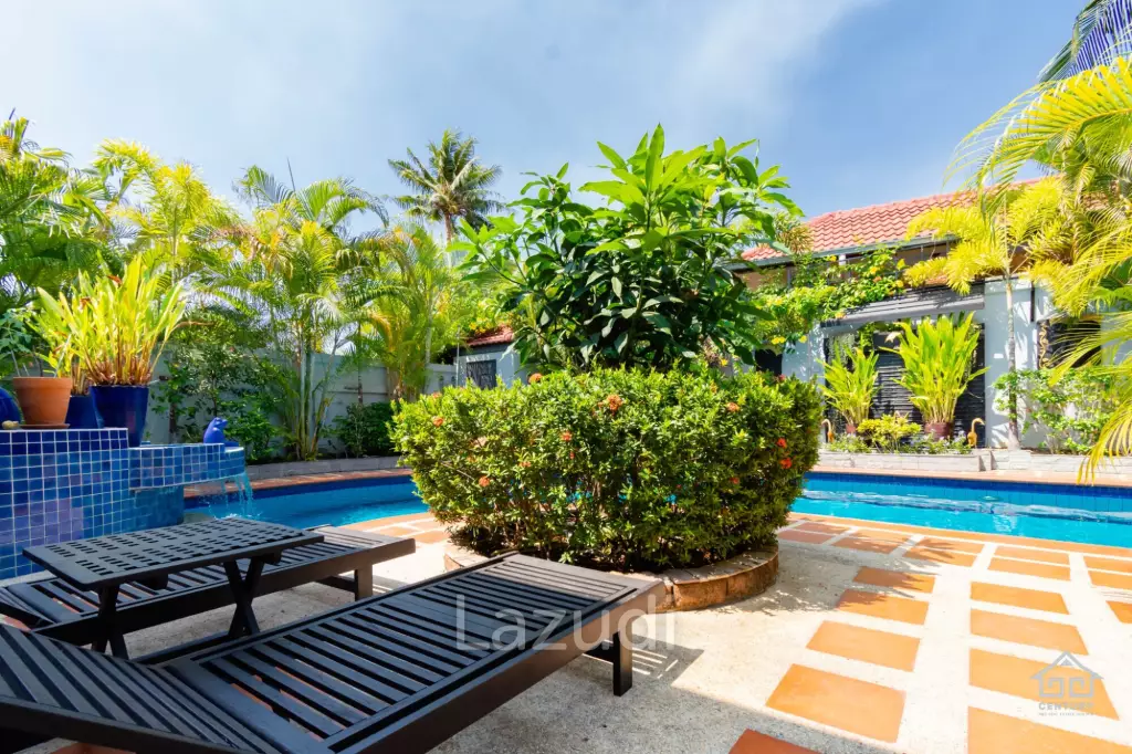 CRYSTAL VIEW :  Stunning 3 Bed Pool Villa near town