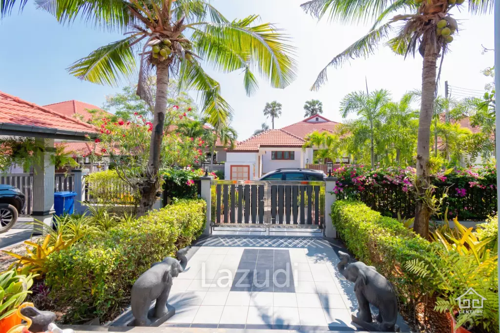 CRYSTAL VIEW :  Stunning 3 Bed Pool Villa near town