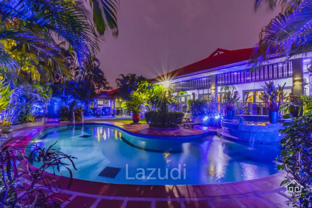 CRYSTAL VIEW :  Stunning 3 Bed Pool Villa near town