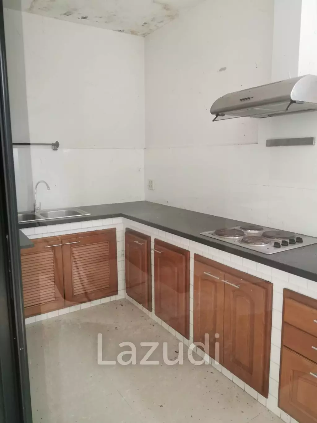3 Bedrooms 4 Bathrooms  90Sqm. Mindtown.